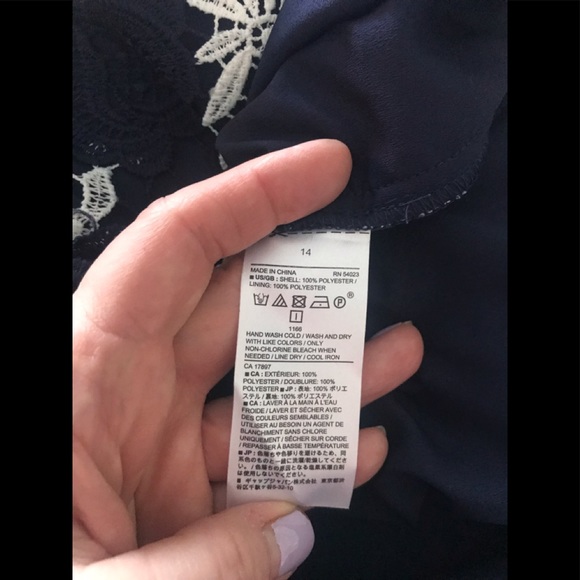 Banana Republic Lace Skirt - Picture 4 of 8